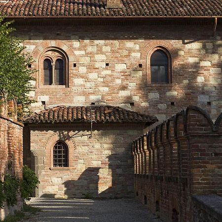 Castello Di Gabiano Villa Luaran gambar