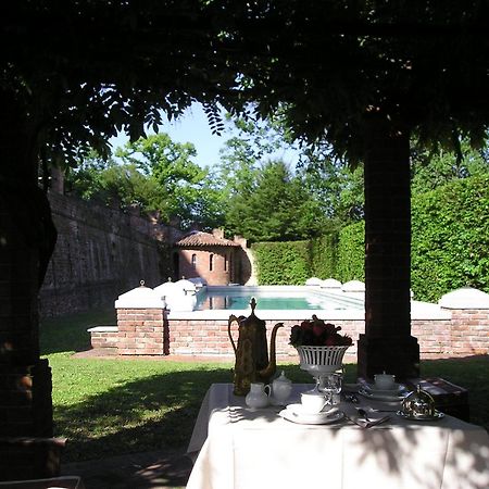 Castello Di Gabiano Villa Luaran gambar
