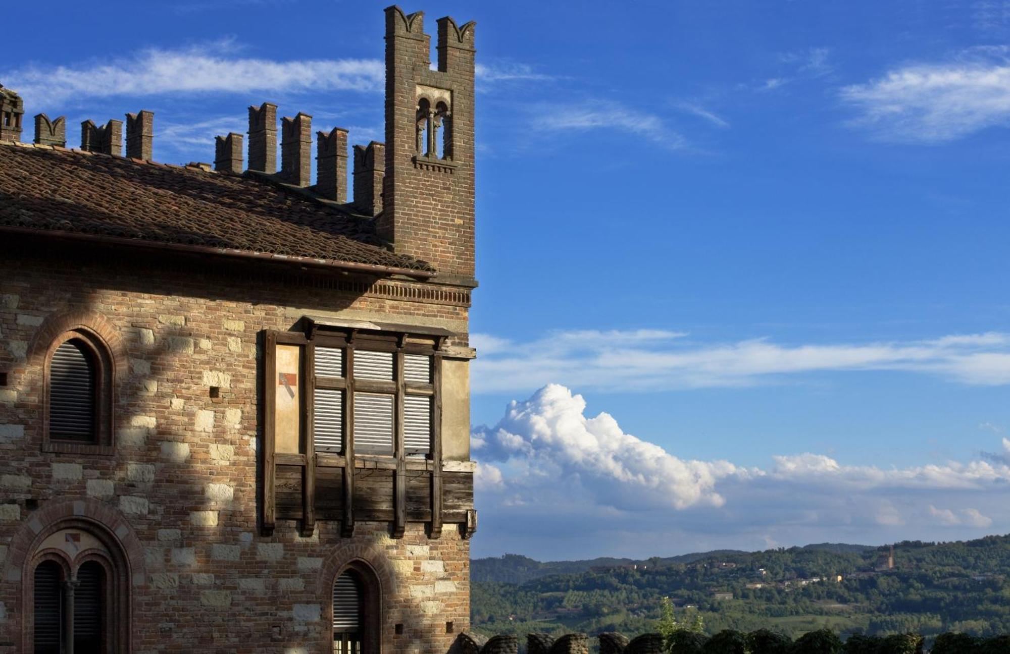Castello Di Gabiano Villa Luaran gambar