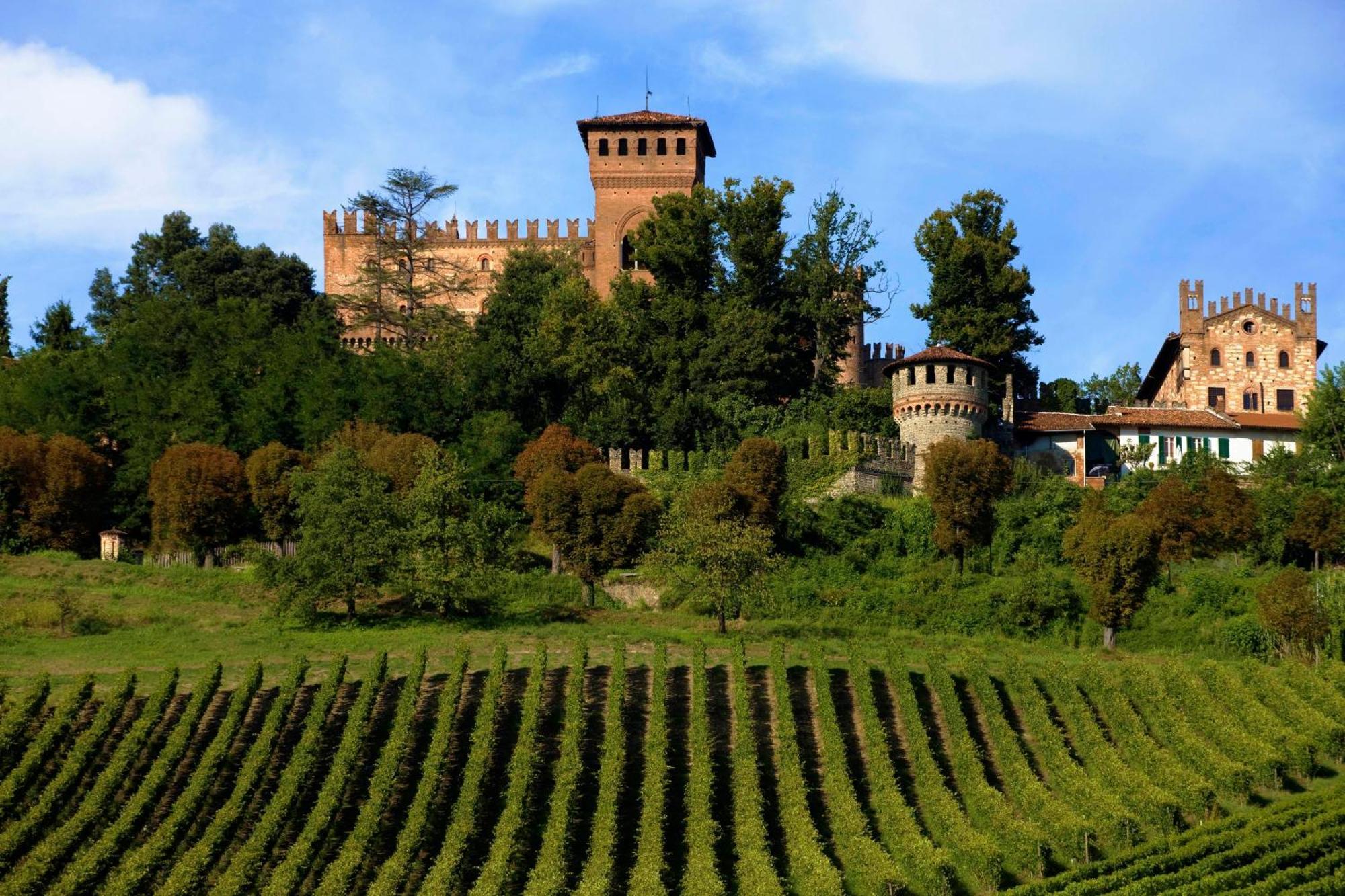 Castello Di Gabiano Villa Luaran gambar