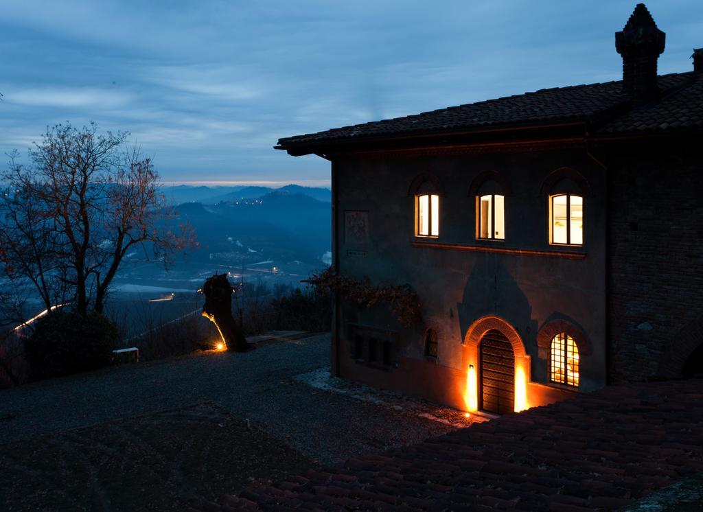 Castello Di Gabiano Villa Luaran gambar