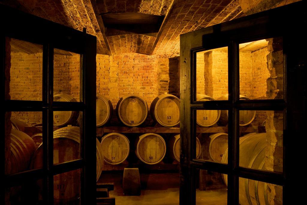 Castello Di Gabiano Villa Luaran gambar