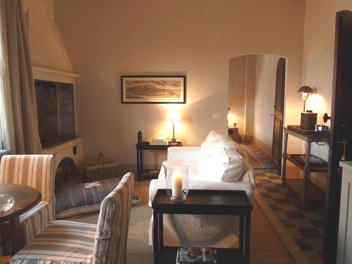 Castello Di Gabiano Villa Luaran gambar