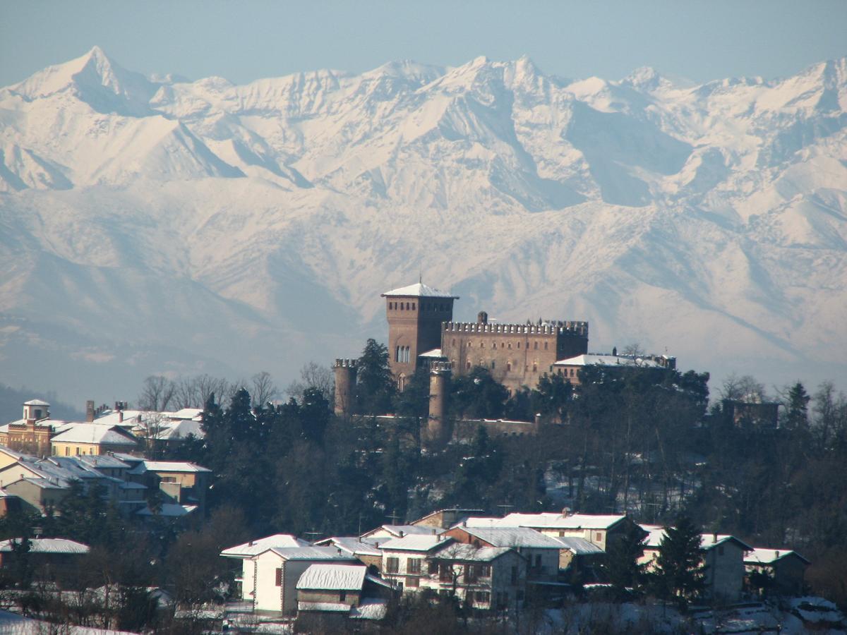 Castello Di Gabiano Villa Luaran gambar